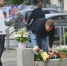 На месте смертельного ДТП в Екатеринбурге образовался мемориал, люди несут цветы и игрушки - Комсомольская Правда