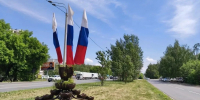 Индустриальный район украшают ко Дню России - Администрация г. Барнаул