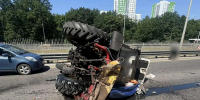 В ДТП с участием трактора и 3 легковушек пострадал воронежец - Обозреватель.Врн