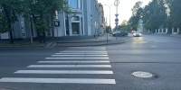 В Петрозаводске девушка получила травмы, упав с электросамоката на пешеходном переходе - ГТРК Карелия