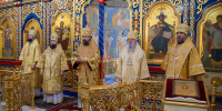 Архиереи Красноярской митрополии совершили Литургию в день празднования Собора святых Красноярской митрополии - Епархия