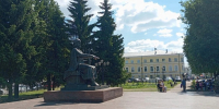 Павильон близ памятника Юрию Долгорукому в Костроме наконец-таки снесут - ГТРК Кострома