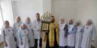 В будущем храме при Курганской областной больнице совершили первый молебен - Епархия