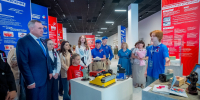 В Национальном центре «Россия» в Югре открылась выставка о вековой истории молодёжных движений - РИЦ Югра