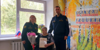 Руководство ИК-21 ОУХД поздравило ветеранов учреждения с юбилейными датами - УФСИН