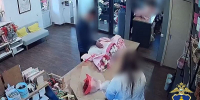 В Улан-Удэ подросток украл букеты на 11 тысяч рублей и подарил их девушке. Видео - Infpol.Ru