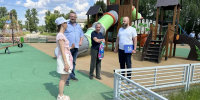 Представители партии «Единая Россия» проверили содержание детских игровых площадок - Городской округ Лосино-Петровский