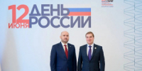 Евгению Хохлову, художественному руководителю и главному дирижеру Шостакович Опера Балет присужден почетный знак "За труд во благо земли Самарской" - НИА Самара
