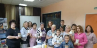 С заботой о защитниках: в Центральной библиотеке прошел мастер-класс «Сухой душ» - Домбаровский район