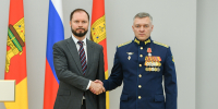 Виталий Королев вручил медаль начальнику ВУЦ ТвГТУ Николаю Баранчикову - ТвГТУ