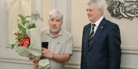 Воронежский губернатор вручил Платоновскую премию писателю Евгению Водолазкину - РИА Воронеж