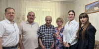 Илья Стопченко поздравил ветерана – участника трудового фронта Гургена Аракеляна с днем рождения - Городское Собрание