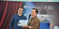 Панно и подарок, который тянет обратно: омичи ярко проводили «Театральный поезд» - Вечерний Омск