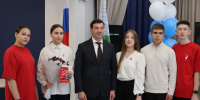 В Челябинске 20 школьников получили первые паспорта в честь Дня России - Управление по делам молодежи