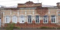 Восьмиконечная звезда и кольца для коновязи: старинный особняк в Энгельсе признали памятником культуры - SaratovNews.Ru