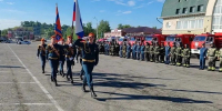 В столице Алтайского края в честь Дня России состоялся торжественный развод караулов пожарно-спасательного гарнизона - Администрация Алтайского края