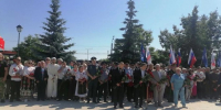 К мемориалу в Курске возложили цветы в честь Дня России - Курская правда
