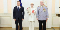 Двадцать южноуральских школьников получили паспорта в резиденции губернатора - Полит74