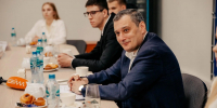 Студентка ЮЗГУ приняла участие во встрече с Александром Хинштейном - ЮЗГУ