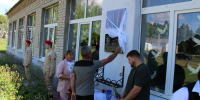 В брянском селе Мужиново увековечили память погибших участников спецоперации - Брянская Учительская газета