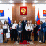 В День России юным колымчанам вручили паспорта граждан РФ в Большом зале Правительства Магаданской области - Администрация Магаданской области