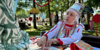 Песни под гармонь, гадания на чувашских рунах и турнир по нардам: в Сыктывкаре впервые прошел фестиваль обычаев и традиций народов России - ИА Комиинформ