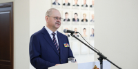 Губернатор представил третью часть экспозиции о служении Отечеству - Правительство
