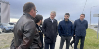 Солодов выехал на разбитую трассу в Петропавловске и поручил перебросить технику. kamgov.ru. Фотография 1 - ИА Камчатка