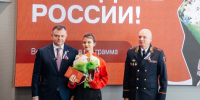 В День России юной активистке из Октябрьского района вручили паспорт - Октябрьский район