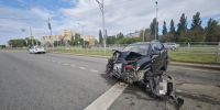 В Самаре водитель протаранил ограждение на Московском шоссе после разрыва шины - ProGorodSamara.Ru