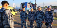 В Казани росгвардейцы выполнили задачи по обеспечению безопасности празднования Дня России - Росгвардия