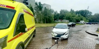 В Твери на улице Фрунзе 10-летний мальчик на самокате въехал в легковушку - Афанасий-биржа