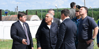 Минниханов встретился с жителями пострадавшего от БПЛА дома в Нижнекамске - ТРК Татарстан-Новый век