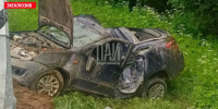 Женщина за рулём Lada Granta не справилась с управлением и наехала на опору освещения - InformPskov.Ru