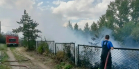 Под Волгоградом пожарные потушили загоревшуюся траву и устроили мастер‑класс - Родной город Волгоград