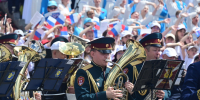 Тысячи свердловчан исполнили любимые песни в рамках акции «Хором славим Россию и город» - Информационный портал Свердловской области