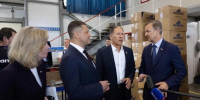 Михаил Ведерников поздравил работников лёгкой промышленности с профессиональным праздником - InformPskov.Ru