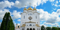 В праздник Всех святых, в земле Русской просиявших, митрополит Александр совершил Литургию в Брянском кафедральном соборе - Брянская Епархия