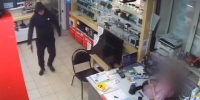В Братске мужчина с игрушечным пистолетом ограбил комиссионный магазин - Baikal24.Ru