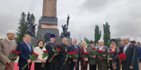В День России и день города, в г. Уфе прошли церемонии возложения цветов. - Уфимская Епархия