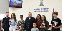 Состоялось торжественное вручение паспортов. - Губкинский городской округ