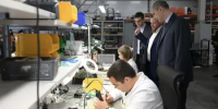 Денис Паслер оценил наработки уральского производителя беспилотных систем авиации - Департамент информационной политики