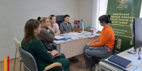 В Нижнедевицке специалисты «Правомобиля» ответили на вопросы ветеранов боевых действий и членов семей участников СВО - РИА Воронеж