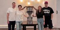 Нападающий ярославского «Локомотива» провел день с Кубком Гагарина - Городской телеканал