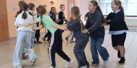 15 июня для ребят, посещающих летний пришкольный лагерь МБОУ - СОШ № 3, в детской библиотеке прошло веселое мероприятие «Летние забавы». - Администрация г. Клинцы