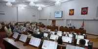 Накануне сессии депутаты обсудили проекты законов на заседаниях фракций и комитетов - Законодательное Собрание
