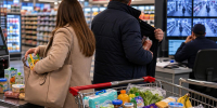 В Забайкалье чиновница и железнодорожник воровали продукты из супермаркета - ZAB.RU