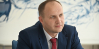 Учитель-археолог из Барнаула покорил жюри краевого конкурса нестандартным уроком - 1-LINE