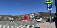 Приподнятый пешеходный переход возле пл. Победы в Южно-Сахалинске помог остановить «гоночные заезды» по ночам - Министерство транспорта и дорожного хозяйства