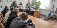 Состоялась встреча участников СВО со специалистами отделения социальной поддержки населения по Среднеахтубинскому району - Газета Звезда
